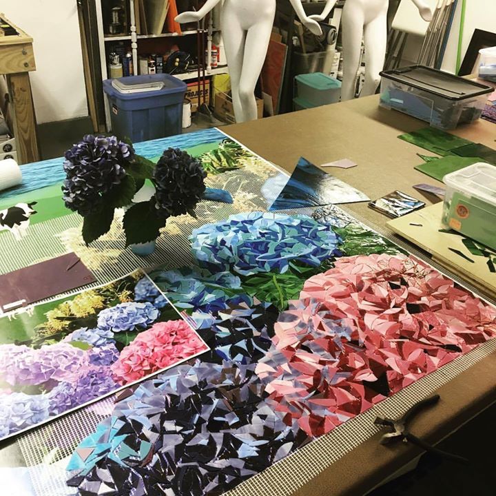 Working on some #hydrangea #flowers #mosaic. What a lol #glassmosaic #custommosaics #newark #mural #art…